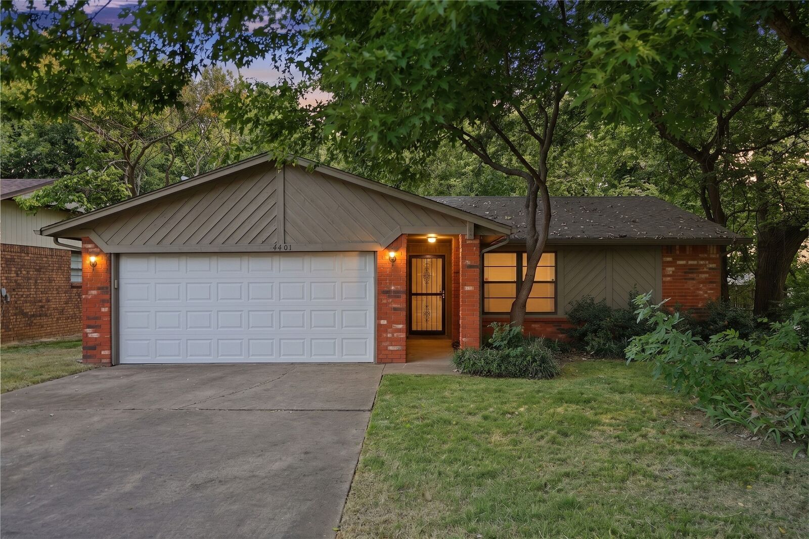 Property Photo: 4401 S 4th Street OK 74011