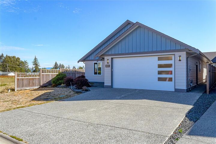 Property Photo: 261 Dunbar Way BC V9P 0G6