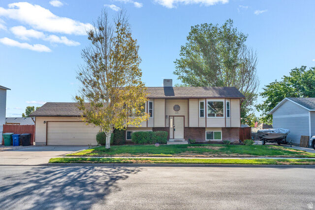 Property Photo: 6675 S Cyclamen Dr UT 84081