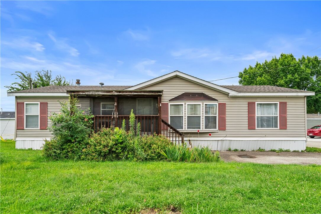 Property Photo: 736 Regent Dr PA 15301
