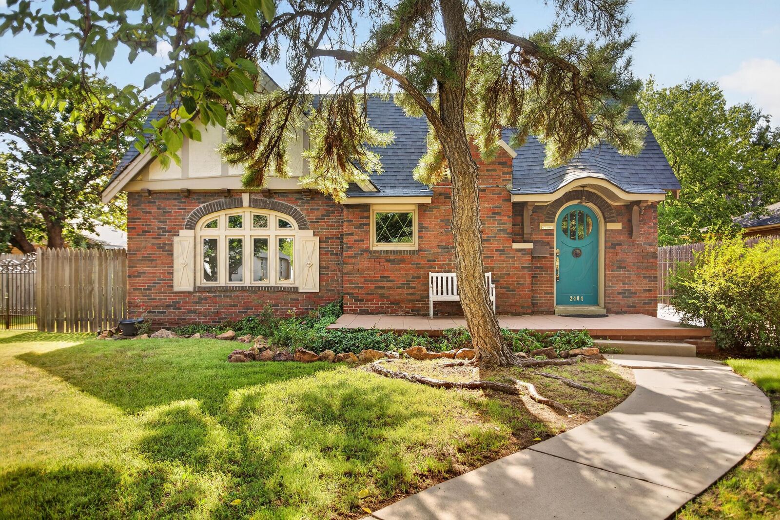 Property Photo: 2404 S Harrison Street TX 79109-2510