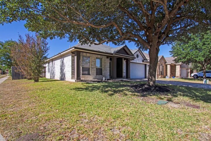Property Photo: 3300 Winding Shore Lane TX 78660