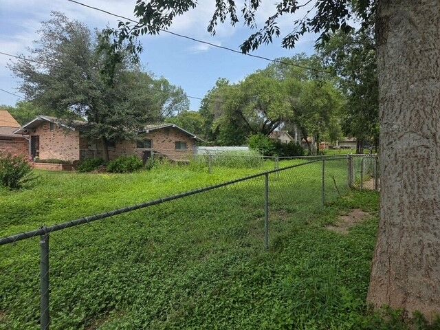 Property Photo: 4004 Meeks Avenue TX 78210