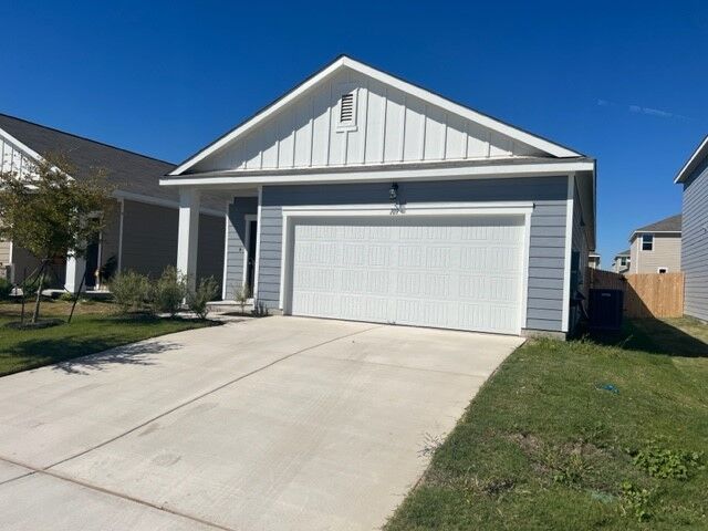Property Photo:  109 Mouflon Road  TX 78634 