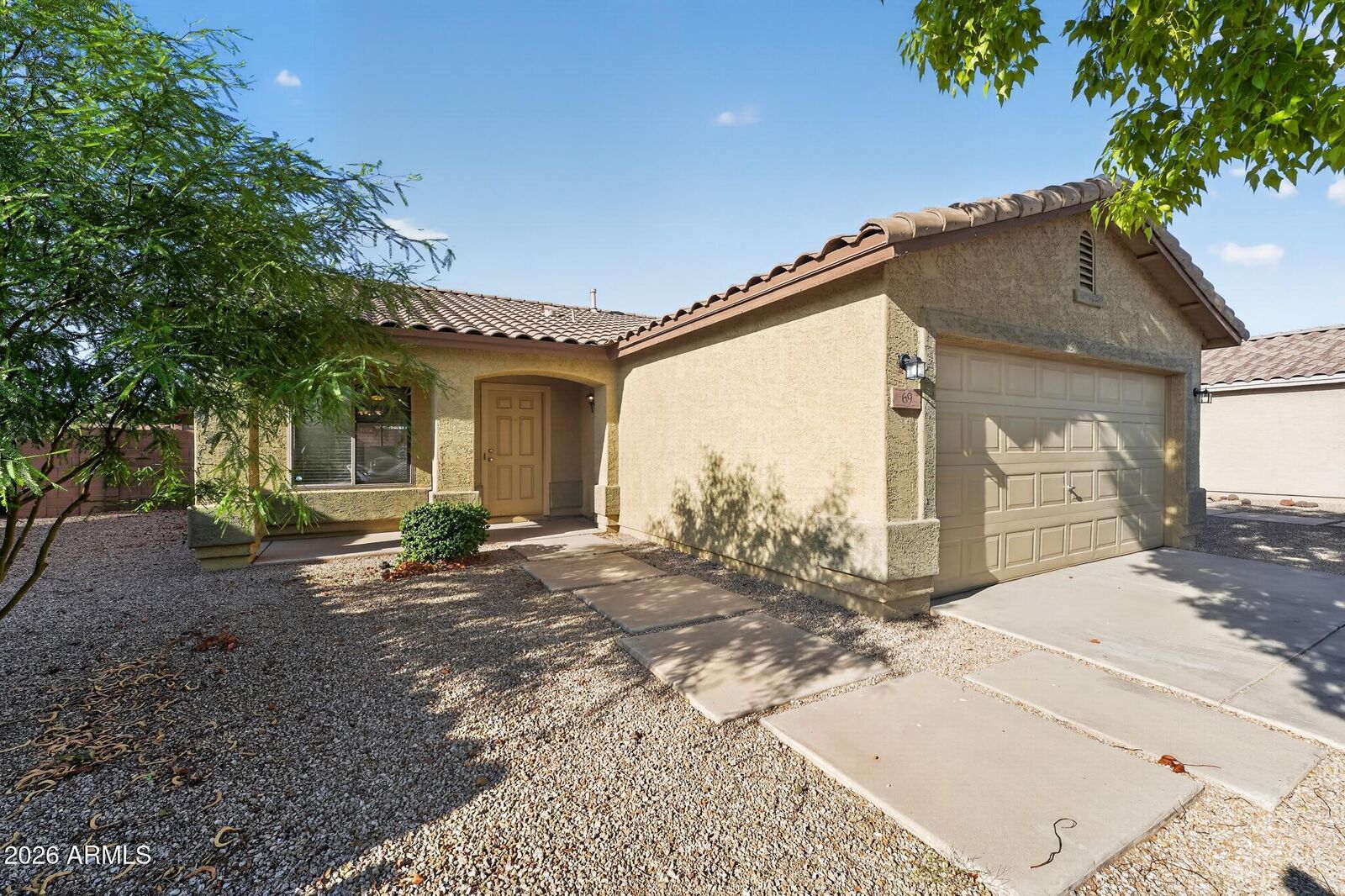 Property Photo:  69 E Coral Bean Drive  AZ 85143 