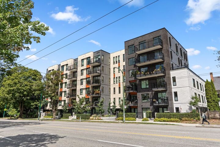 2235 E Broadway 410 — photo 1