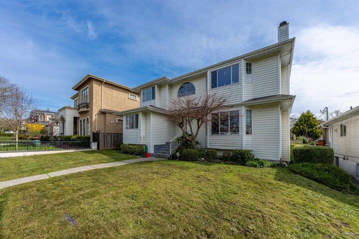 5592 Elizabeth Street — photo 1