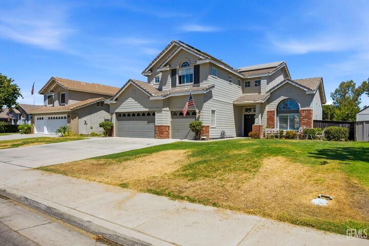 Property Photo: 9922 Balvanera Avenue CA 93312