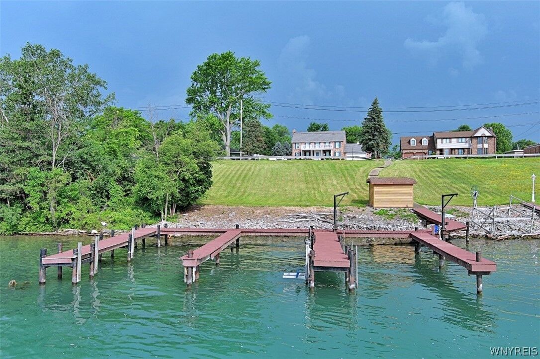 Property Photo:  1370 E River Road  NY 14072 