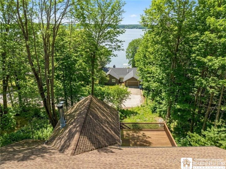 Property Photo:  5464 Crestwood Road  NY 14712 