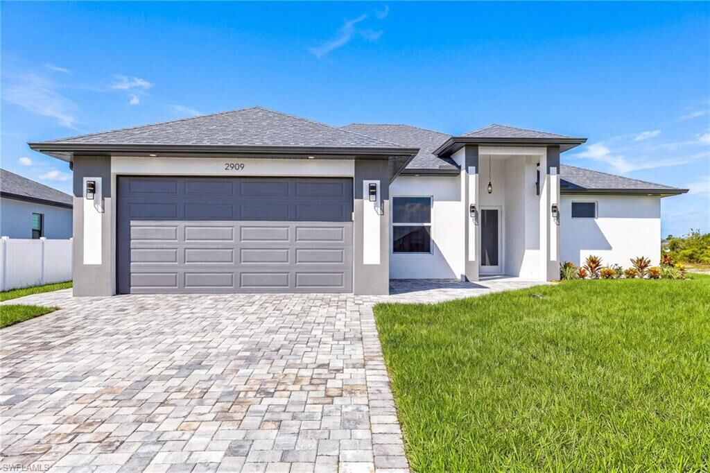 Property Photo: 2909 NW 5th Ave FL 33993