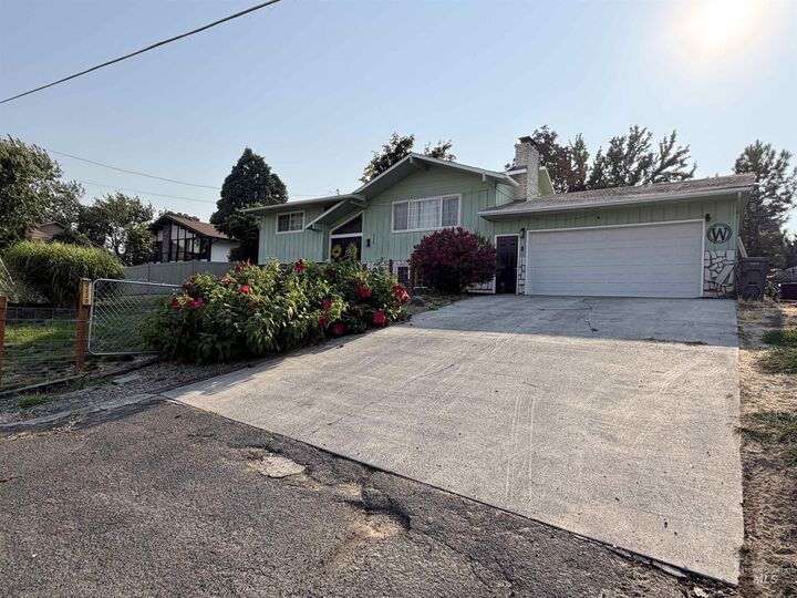 Property Photo: 2220 Schaefer Dr. WA 99403