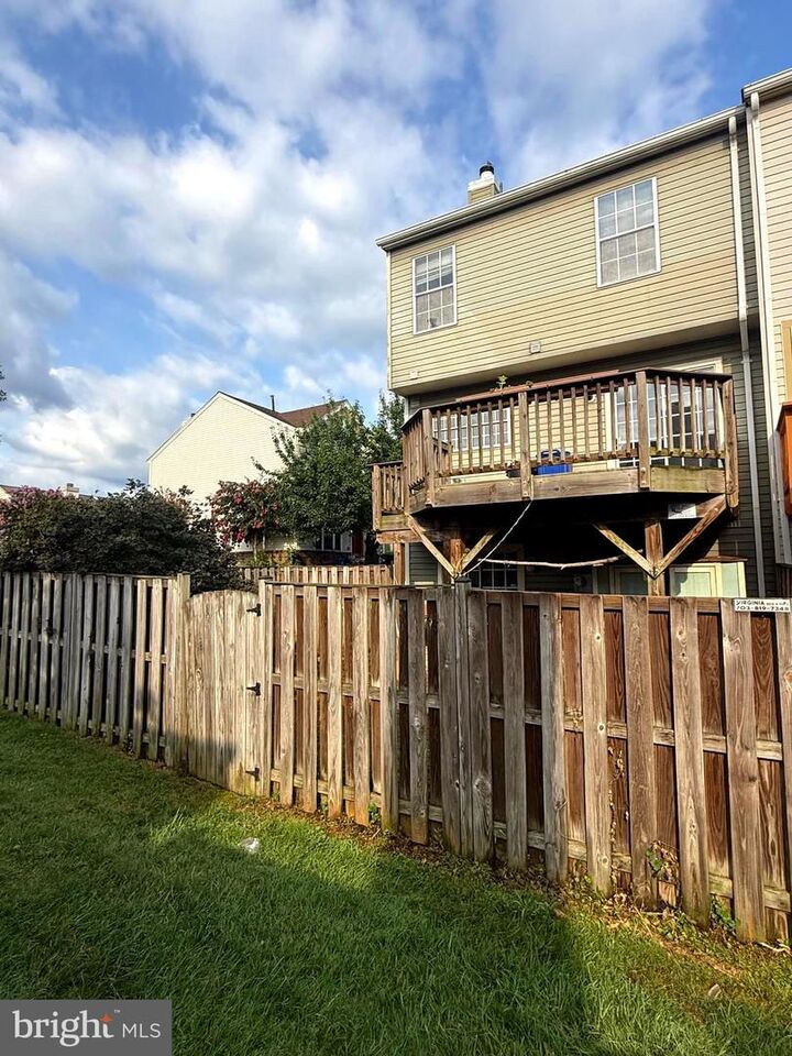 Property Photo: 6520 Medinah Lane VA 22312