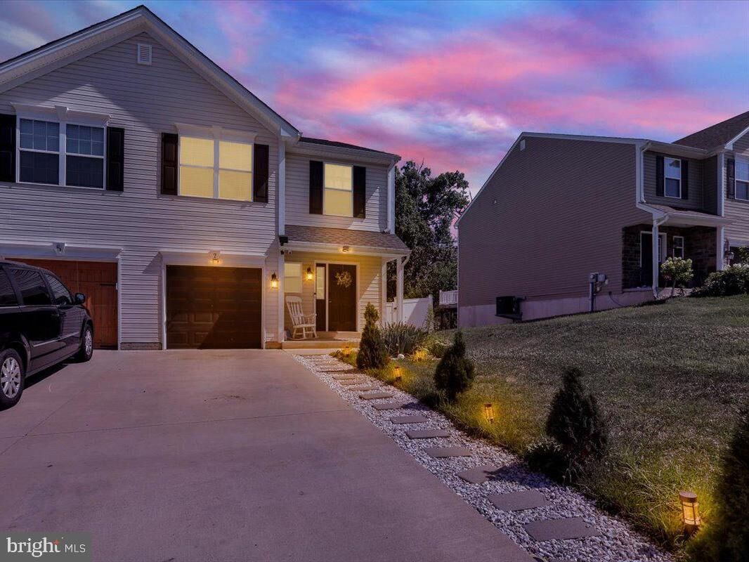 Property Photo: 7 Rosalies Way PA 19560