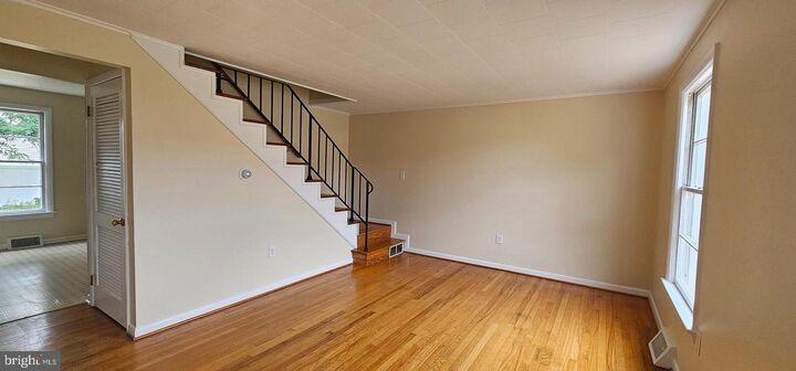 Property Photo: 222 E Whitlock Avenue VA 22601
