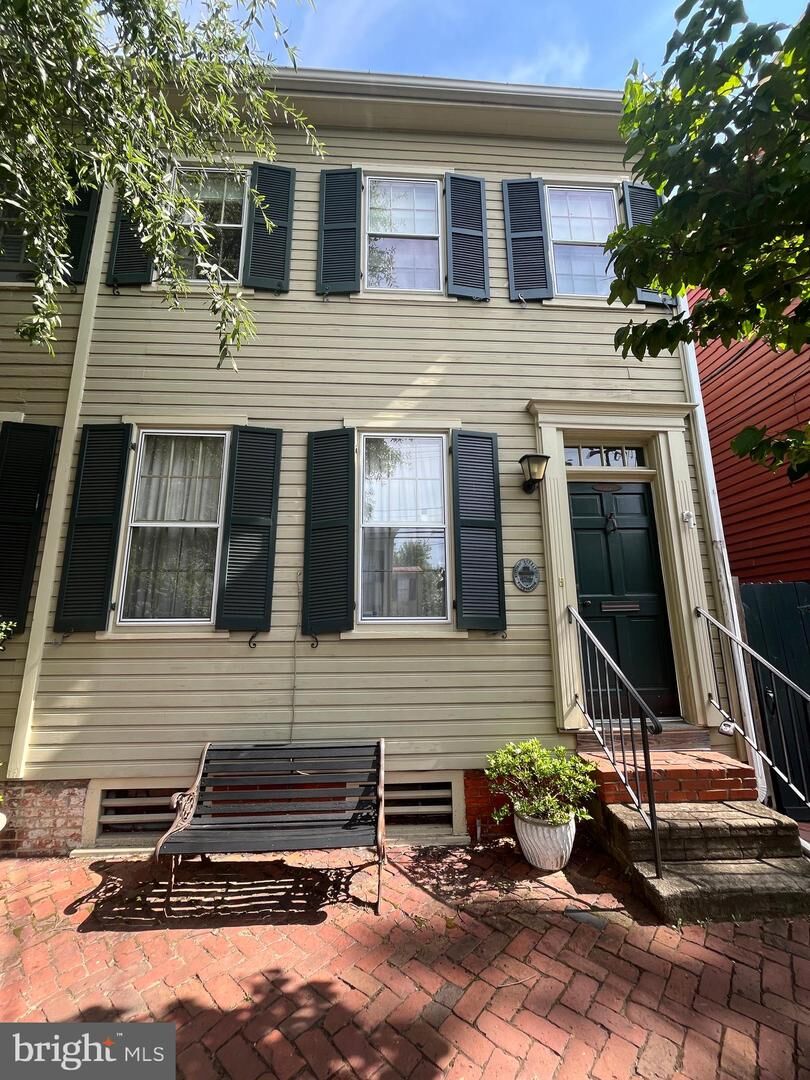 Property Photo: 1213 Prince Street VA 22314