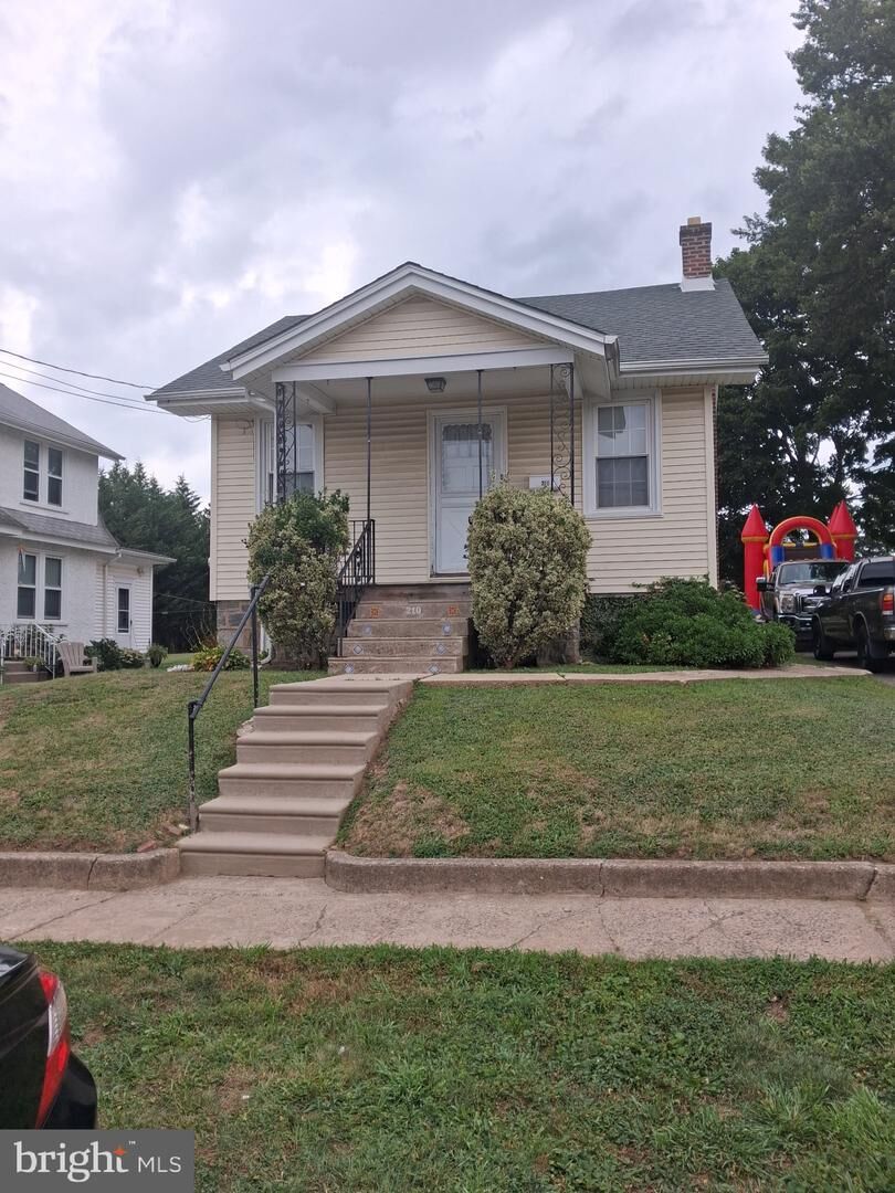 Property Photo: 210 Ardmore Avenue PA 19082