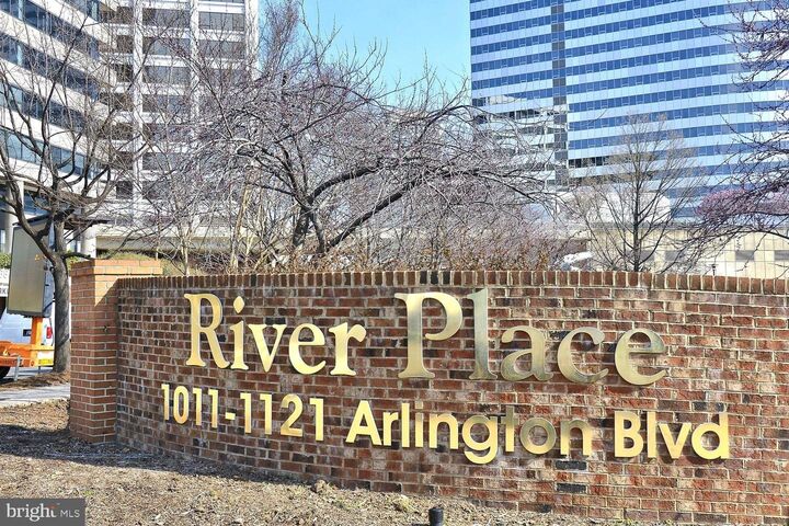 Property Photo:  1021 S Arlington Boulevard 1125  VA 22209 
