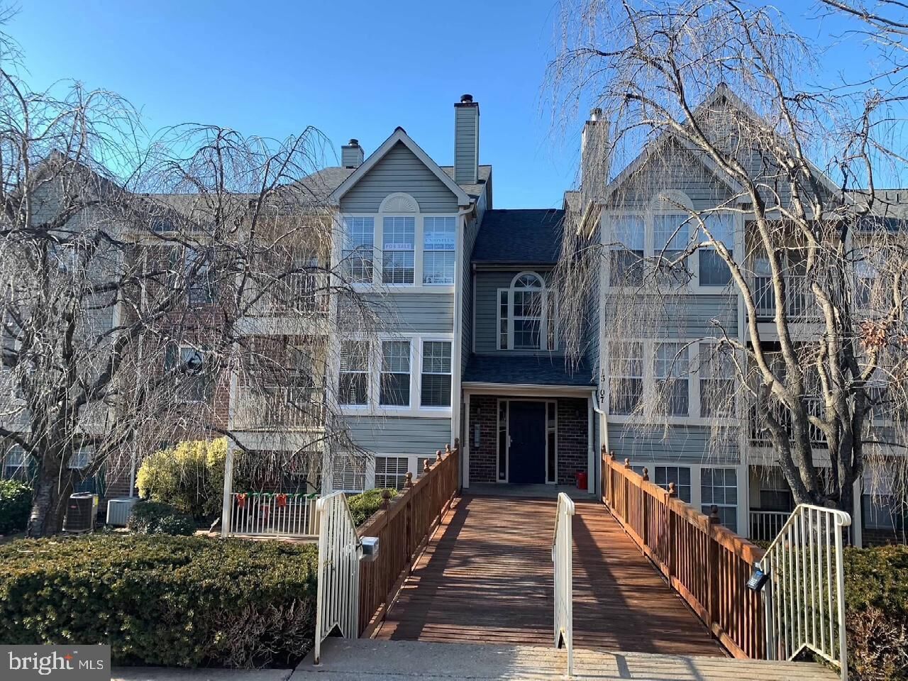 Property Photo:  13105 Briarcliff Terrace  MD 20874 