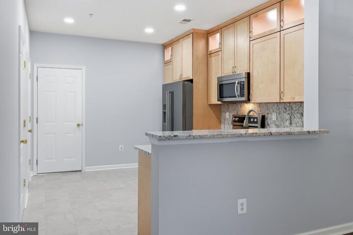 Property Photo:  43607 McDowell Square  VA 20176 