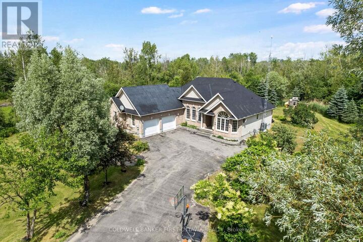 Property Photo:  11 Rideau Crossing Crescent  ON K0G 1K0 