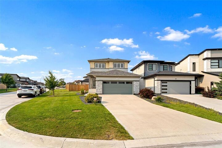 Property Photo:  63 Crestmont Drive  MB R3X 0R9 