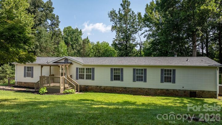 Property Photo:  2786 Ridgecreek Drive  NC 28655 