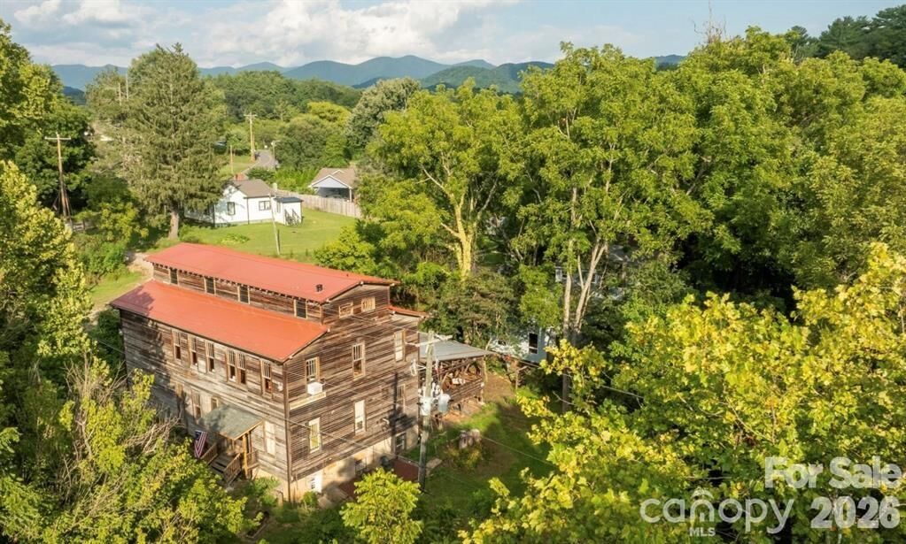 Property Photo: 1 Old Mill Lane NC 28787