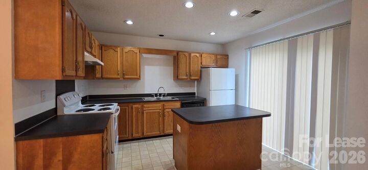 Property Photo: 9134 Charminster Court NC 28269
