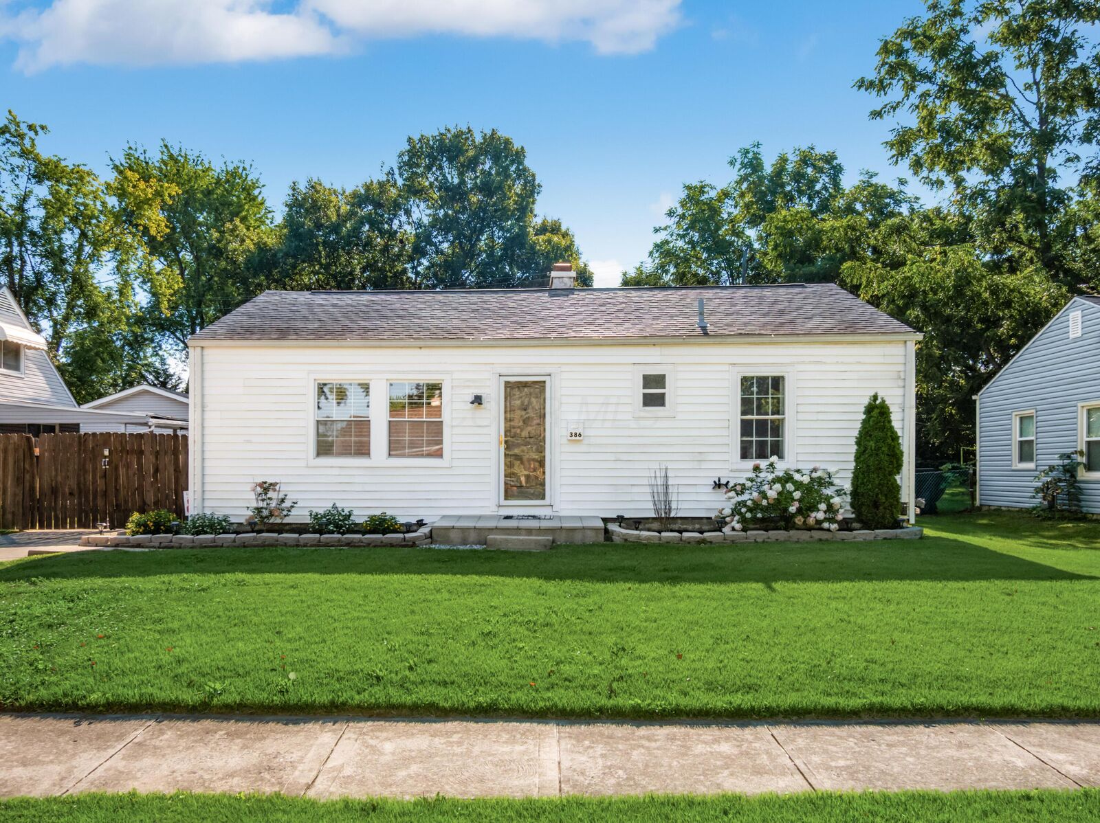 Property Photo:  386 Old Village Road  OH 43228 