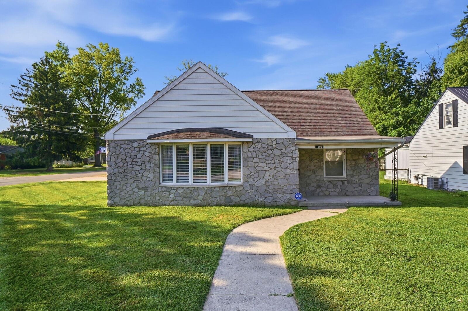 Property Photo: 1195 Indiana Avenue OH 43302