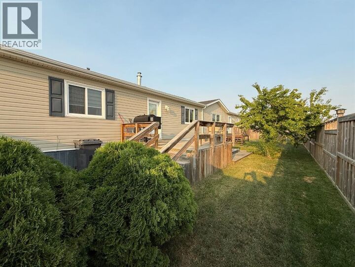 Property Photo:  349 Railway Avenue  AB T0J 0Z0 