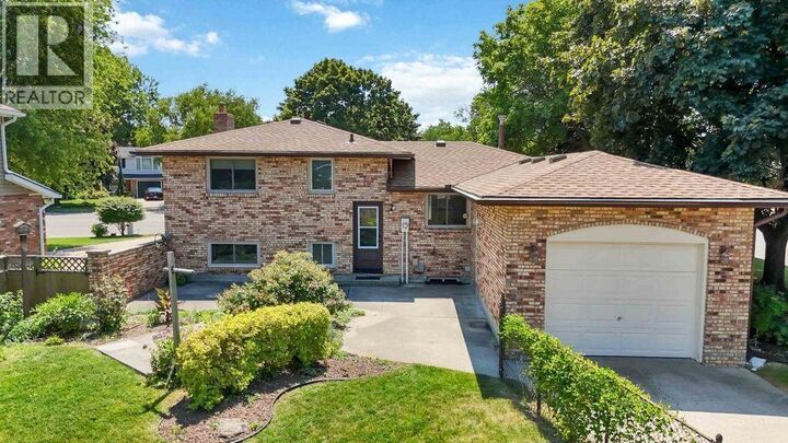 Property Photo: 302 Newton Court ON N7S 3Y9