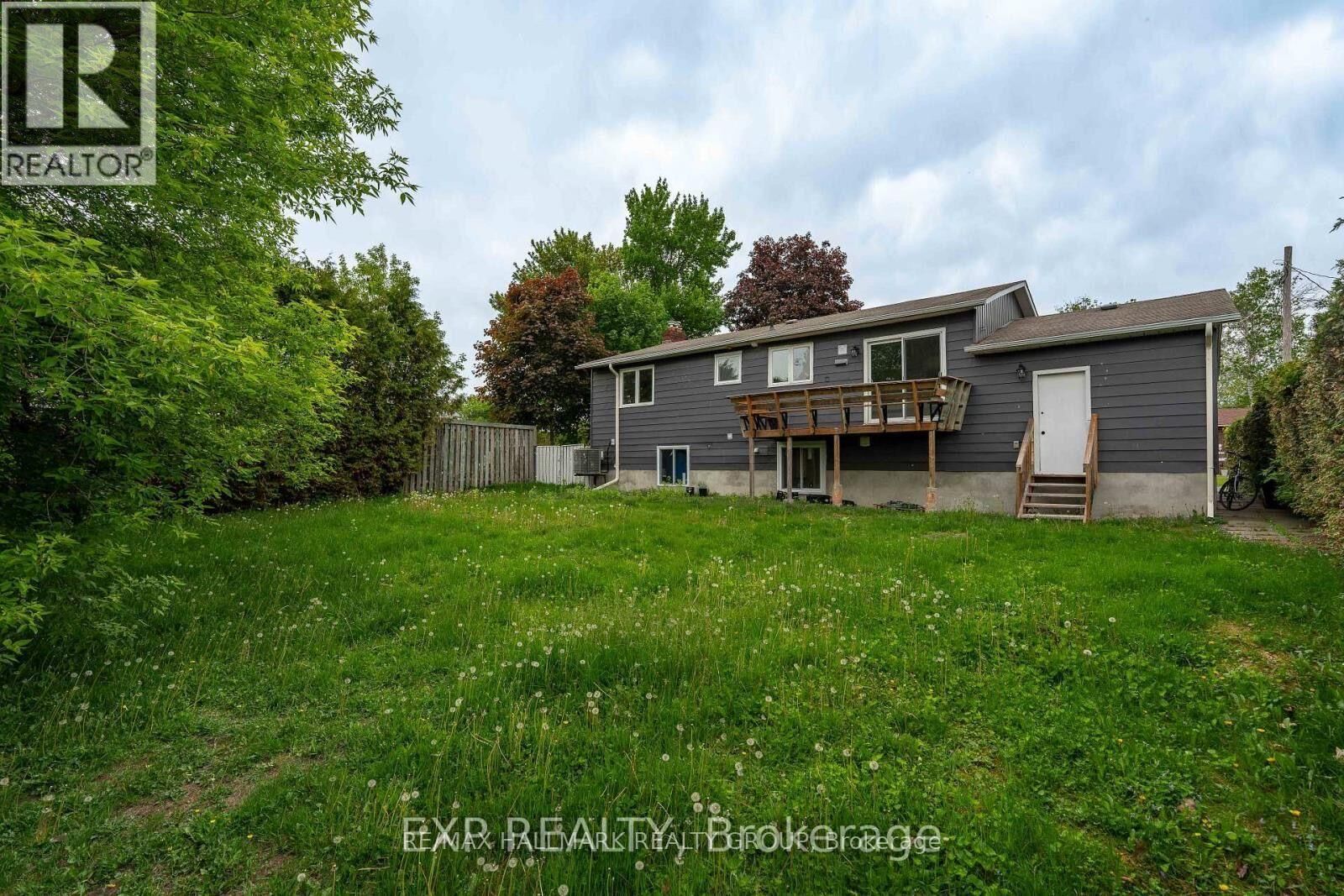 Property Photo:  990 East St Jacques St Street North  ON K4K 1C1 