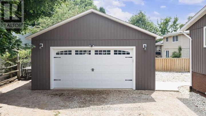 Property Photo: 29 Anne Marie Crescent ON N2Z 2N1