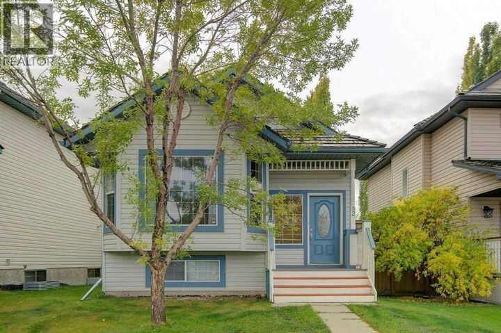Property Photo:  52 Mt Aberdeen Circle Southeast  AB T2Z 3H1 