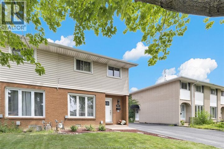 Property Photo: 9682 Lynngrove Crescent ON N8R 1B7