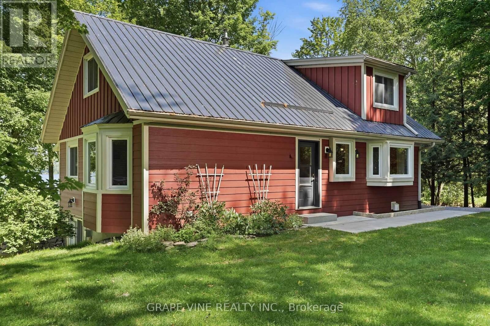 Property Photo: 68 Goodman Crescent ON K0K 2T0