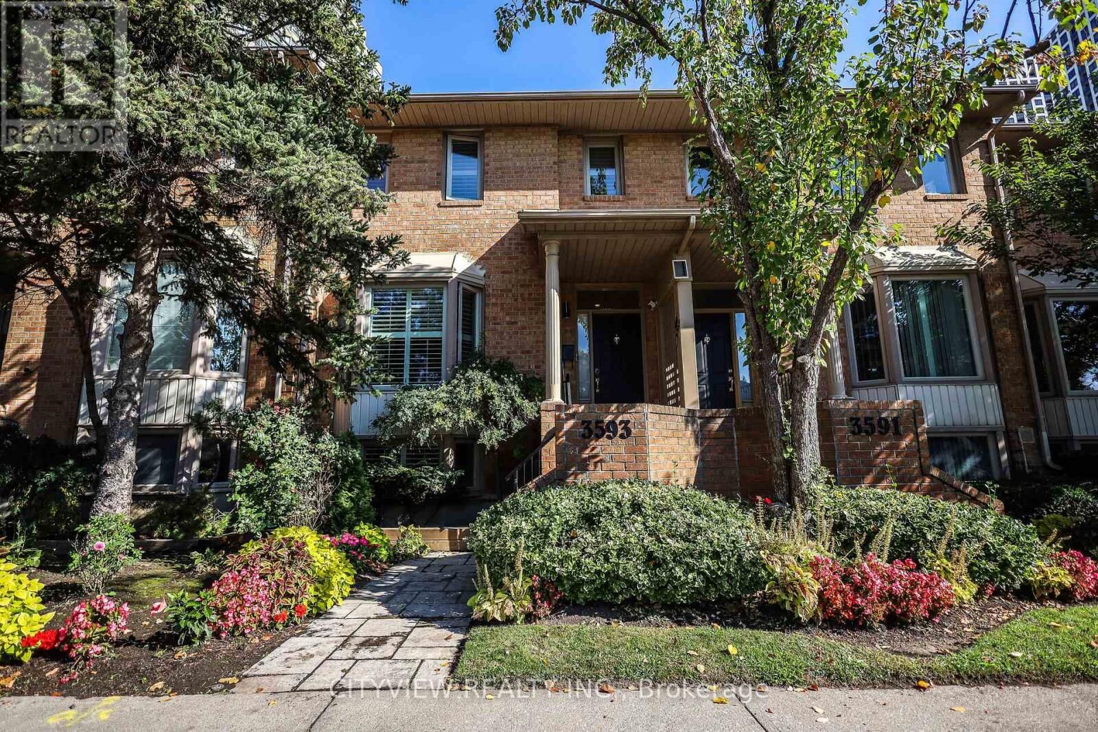 Property Photo: 3593 Kariya Drive ON L5B 3J2
