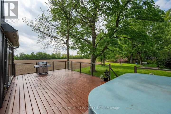Property Photo: 2580 Dundas Street ON N5V 3C7