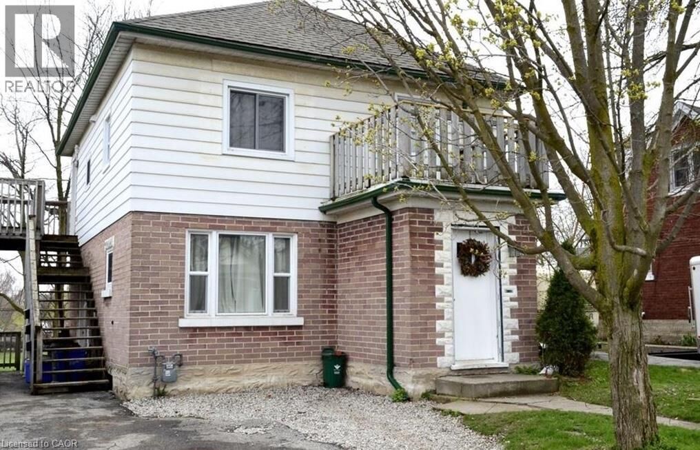 Property Photo: 461 Victoria Street South B ON N2M 3A6