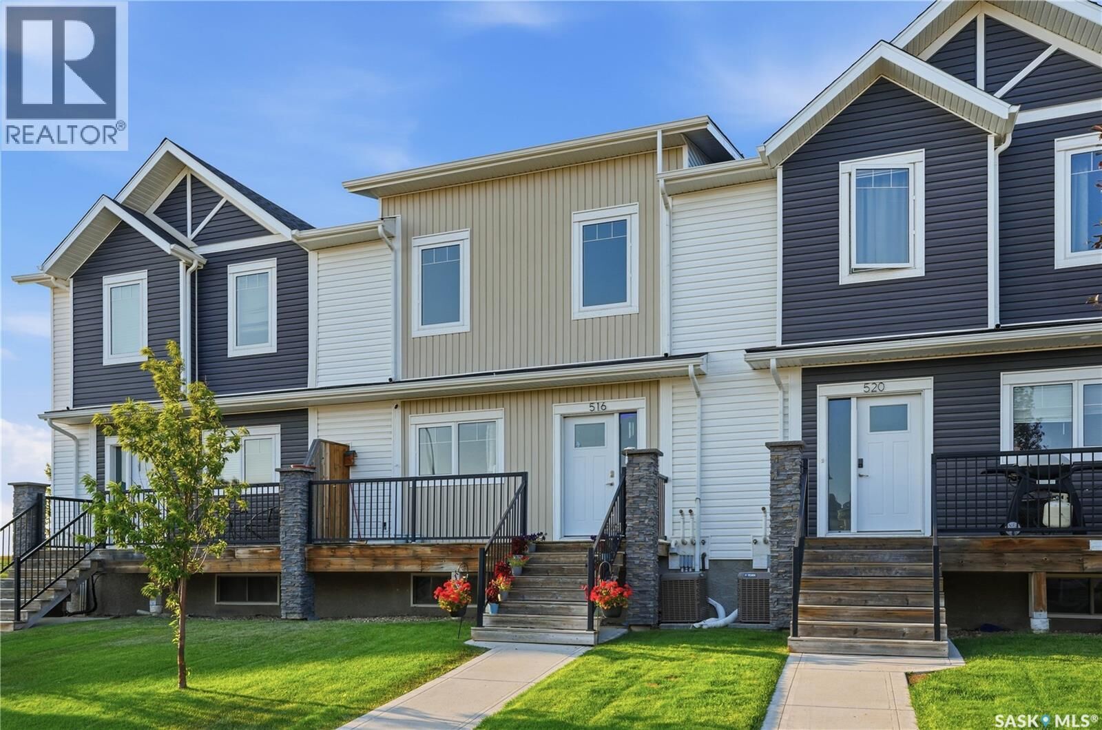 Property Photo: 516 Kloppenburg Crescent SK S7W 0X8