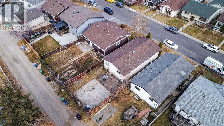 Property Photo: 164 Faldale Close Northeast AB T3J 1V9