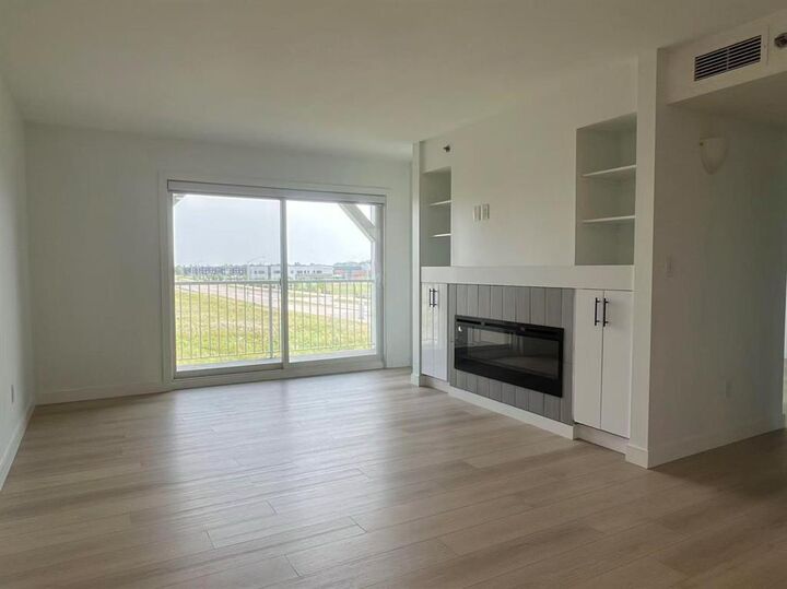 Property Photo: 235 Bridgeland Drive MB R3Y 0H4