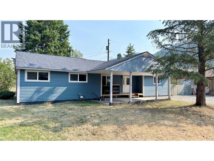 503 Woodgreen Crescent — photo 1