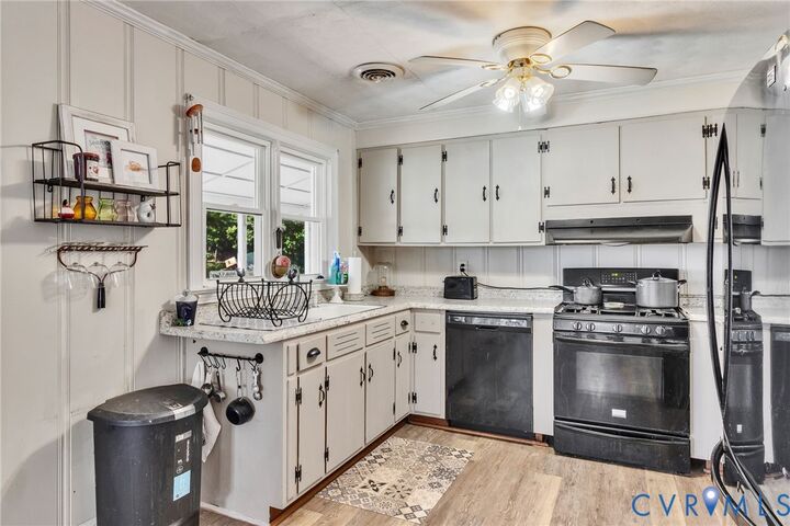 Property Photo: 105 Washington Circle VA 22488