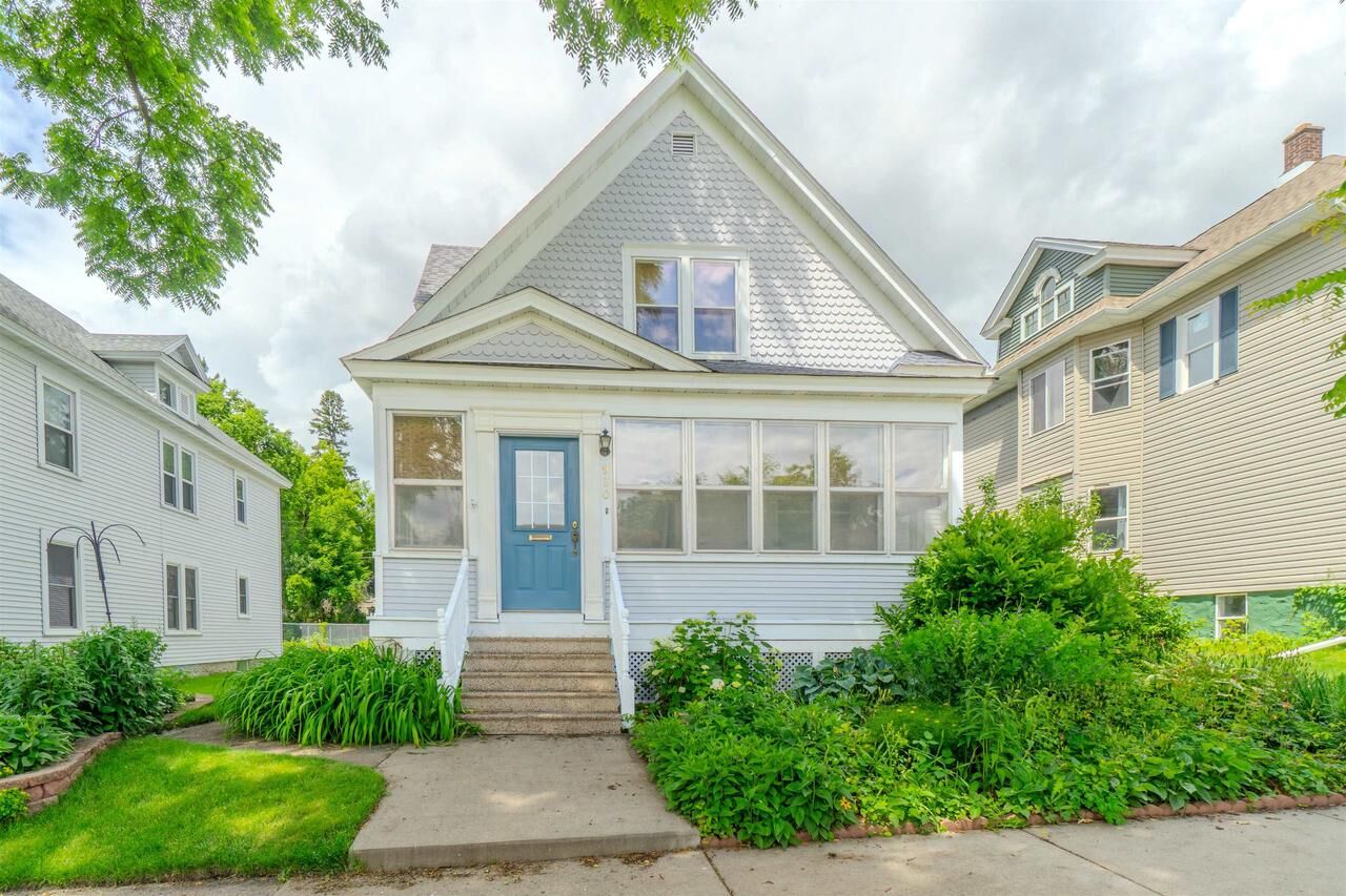 Property Photo: 930 Washington Street WI 54403