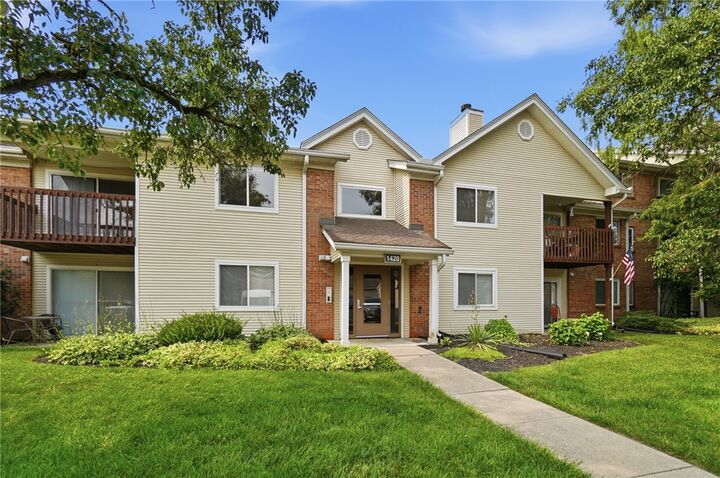 Property Photo:  1420 Lake Pointe Way  OH 45459 