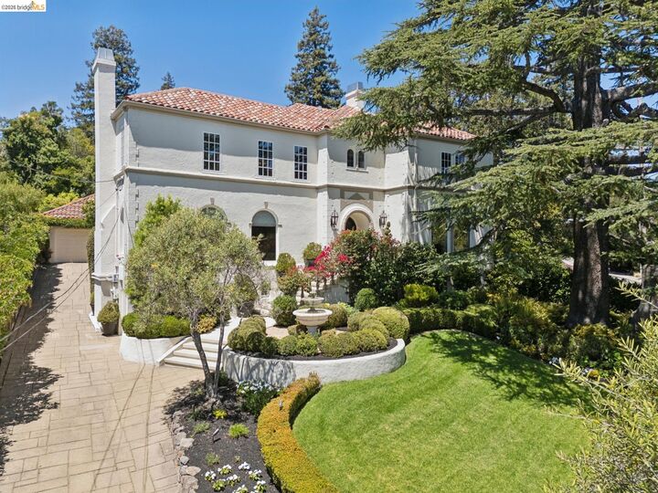 Property Photo:  1300 Sunnyhills Rd  CA 94610 