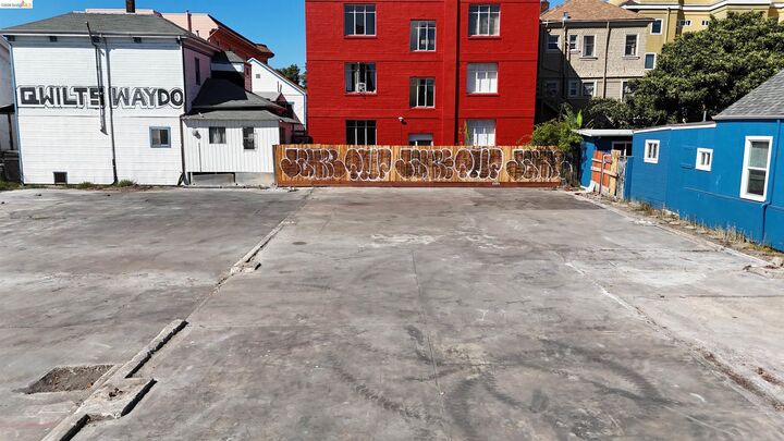 Property Photo: 670 9th St CA 94607